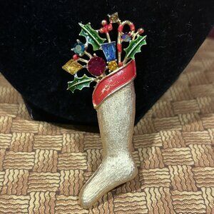 HOLIDAY🎄🎄ALBERT WEISS Christmas Stocking Brushed Gold Rhinestone BROOCH